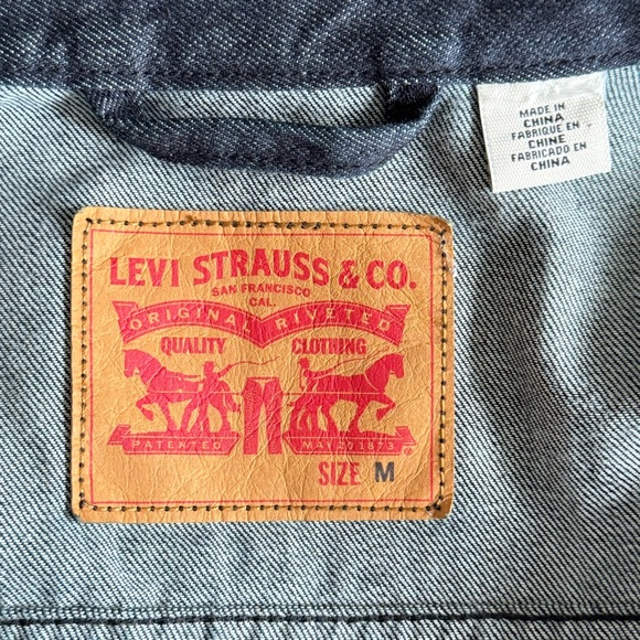 Levis Mens Black Denim Trucker Jacket Medium Pockets Buttons Durable Lightweight - Picture 3 of 15